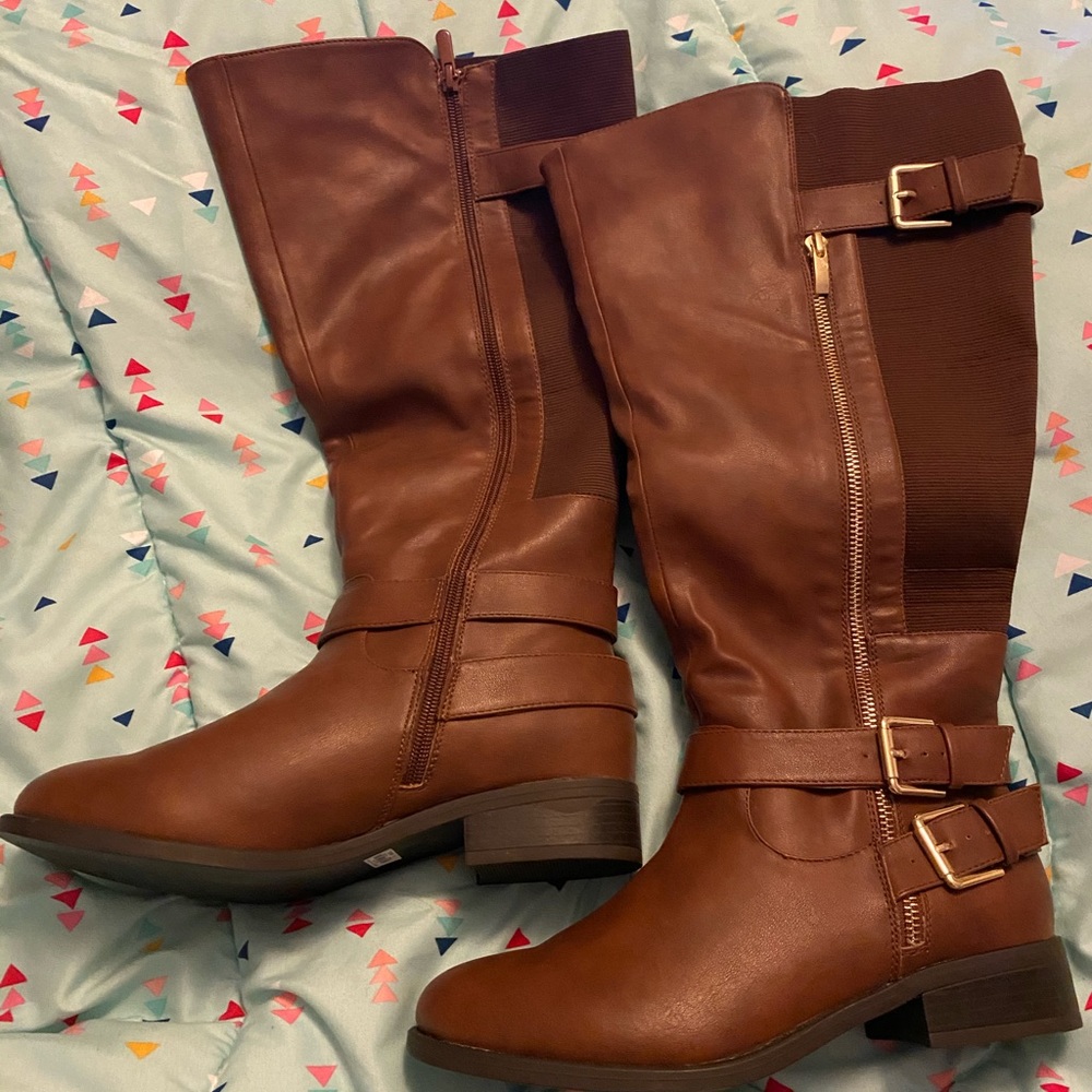 New size 9W torrid boot